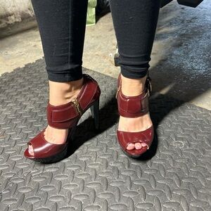 EUC Michael Kors open toe heels size 7 1/2